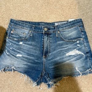 Loose Jean shorts- boyfriend style